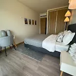 Apartment With Sea View *